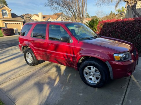 Used 2006 Ford Escape Limited image 9