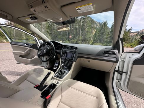 Used 2019 Volkswagen Golf Alltrack S AWD/4WD image 6