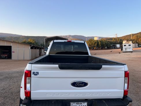 Used 2019 Ford F350 XL w/ STX Appearance Package AWD/4WD image 10