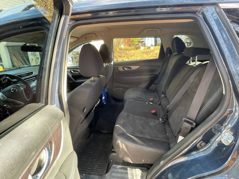 Used 2016 Nissan Rogue SV image 8