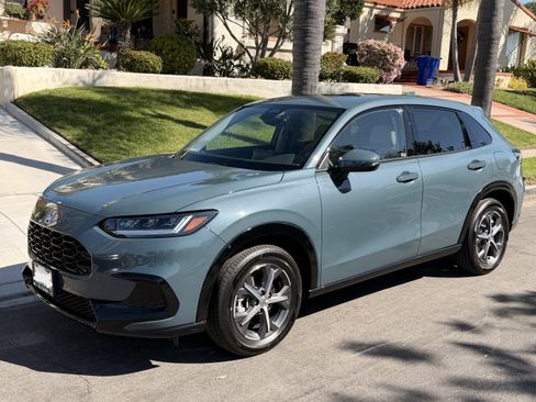 Used 2025 Honda HR-V EX-L image 2