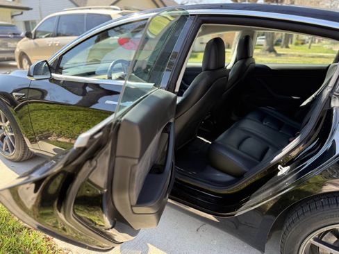 Used 2018 Tesla Model 3 Long Range image 5