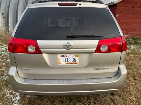 Used 2007 Toyota Sienna LE image 8