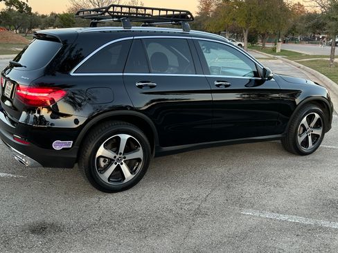 Used 2019 Mercedes-Benz GLC 350e 4MATIC image 11