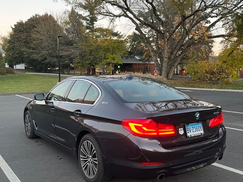 Used 2019 BMW 530e xDrive w/ Convenience Package image 11