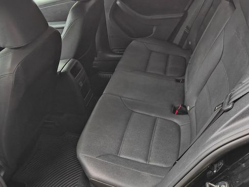 Used 2012 Volkswagen Jetta TDI image 17