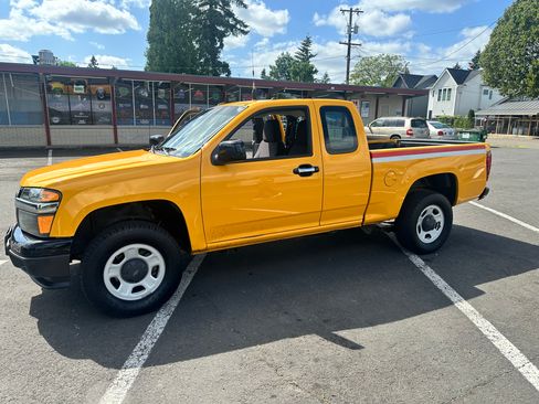 Used 2011 Chevrolet Colorado W/T AWD/4WD image 1