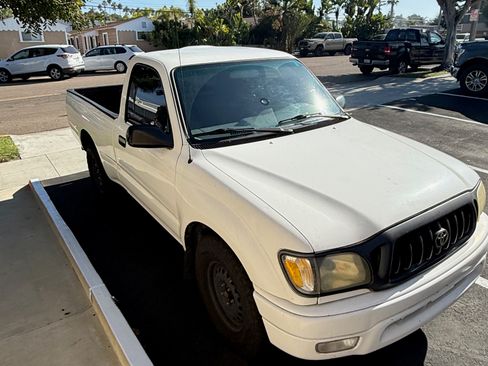 Used 2002 Toyota Tacoma 2WD Regular Cab image 1