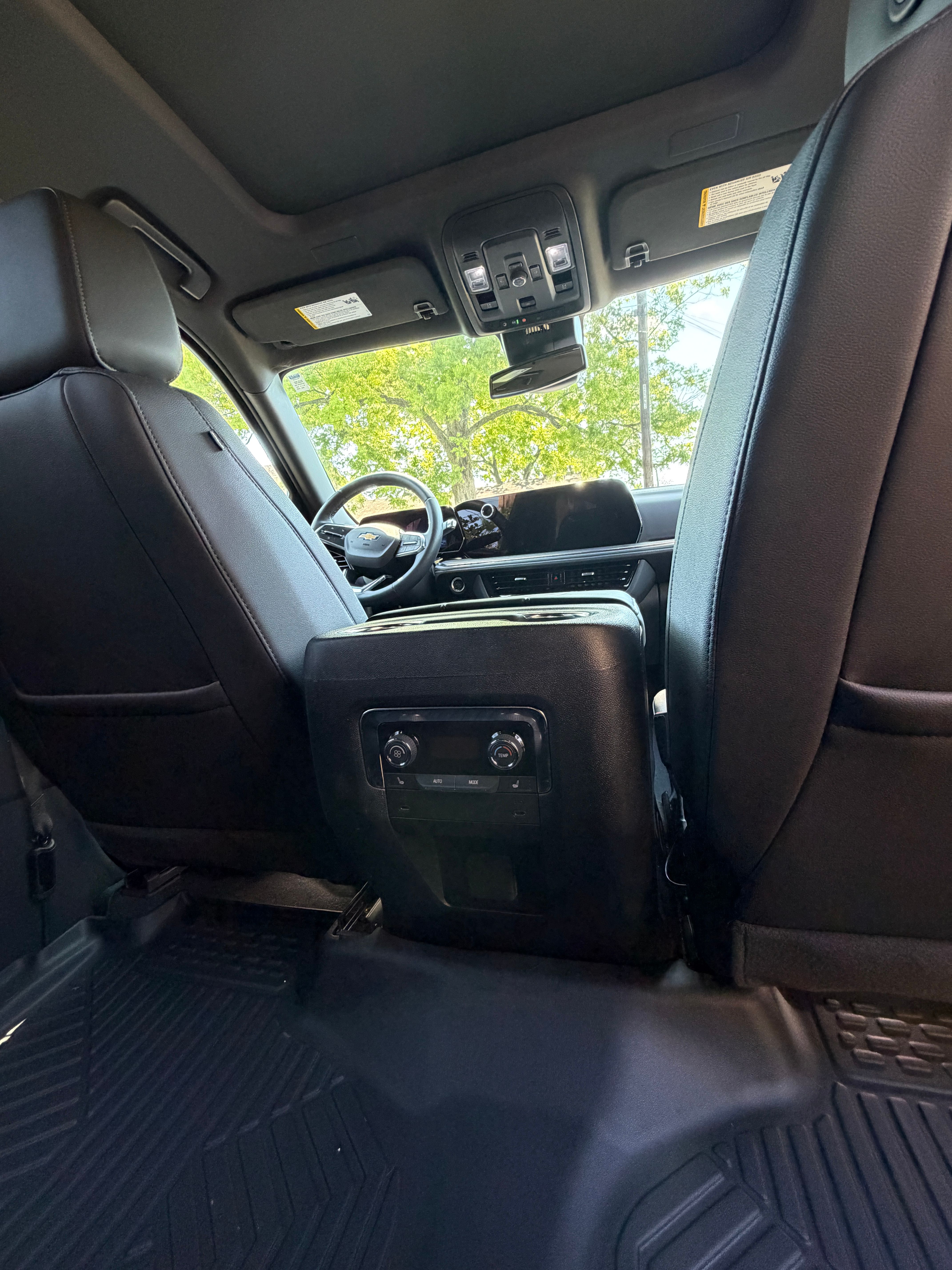 Used 2025 Chevrolet Tahoe LT w/ Comfort Package AWD/4WD image 13