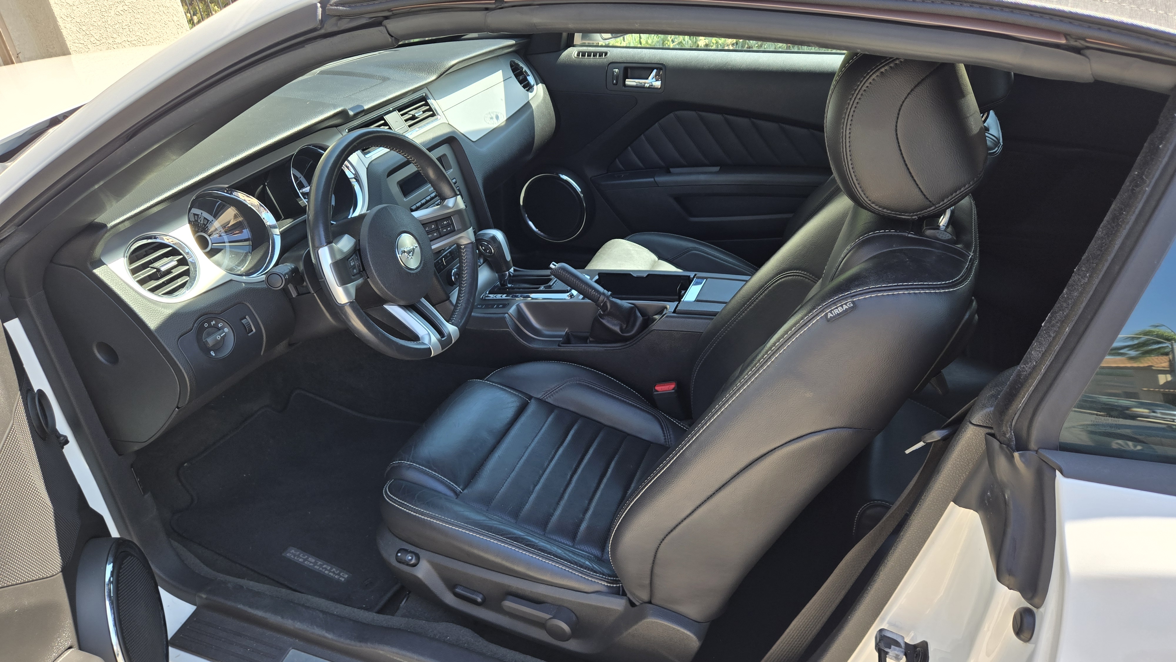 Used 2013 Ford Mustang Premium RWD image 20