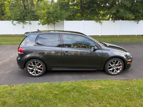 Used 2011 Volkswagen Golf 2-Door FWD image 4