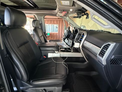 Used 2020 Ford F350 Lariat w/ Lariat Ultimate Package image 5