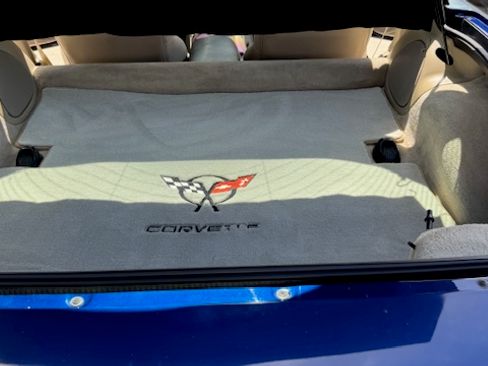 Used 2004 Chevrolet Corvette Coupe w/ Preferred Equipment Group RWD image 5