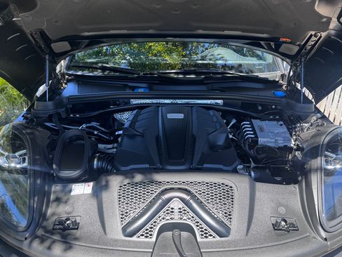 Used 2020 Porsche Macan S AWD/4WD image 28