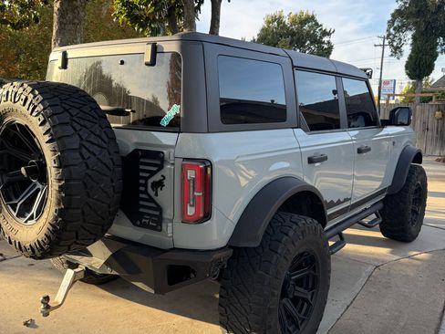 Used 2022 Ford Bronco Wildtrak image 4