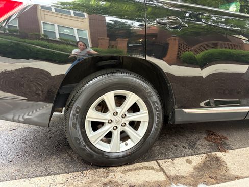 Used 2012 Toyota Highlander FWD image 8
