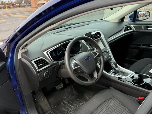 Used 2016 Ford Fusion SE image 12