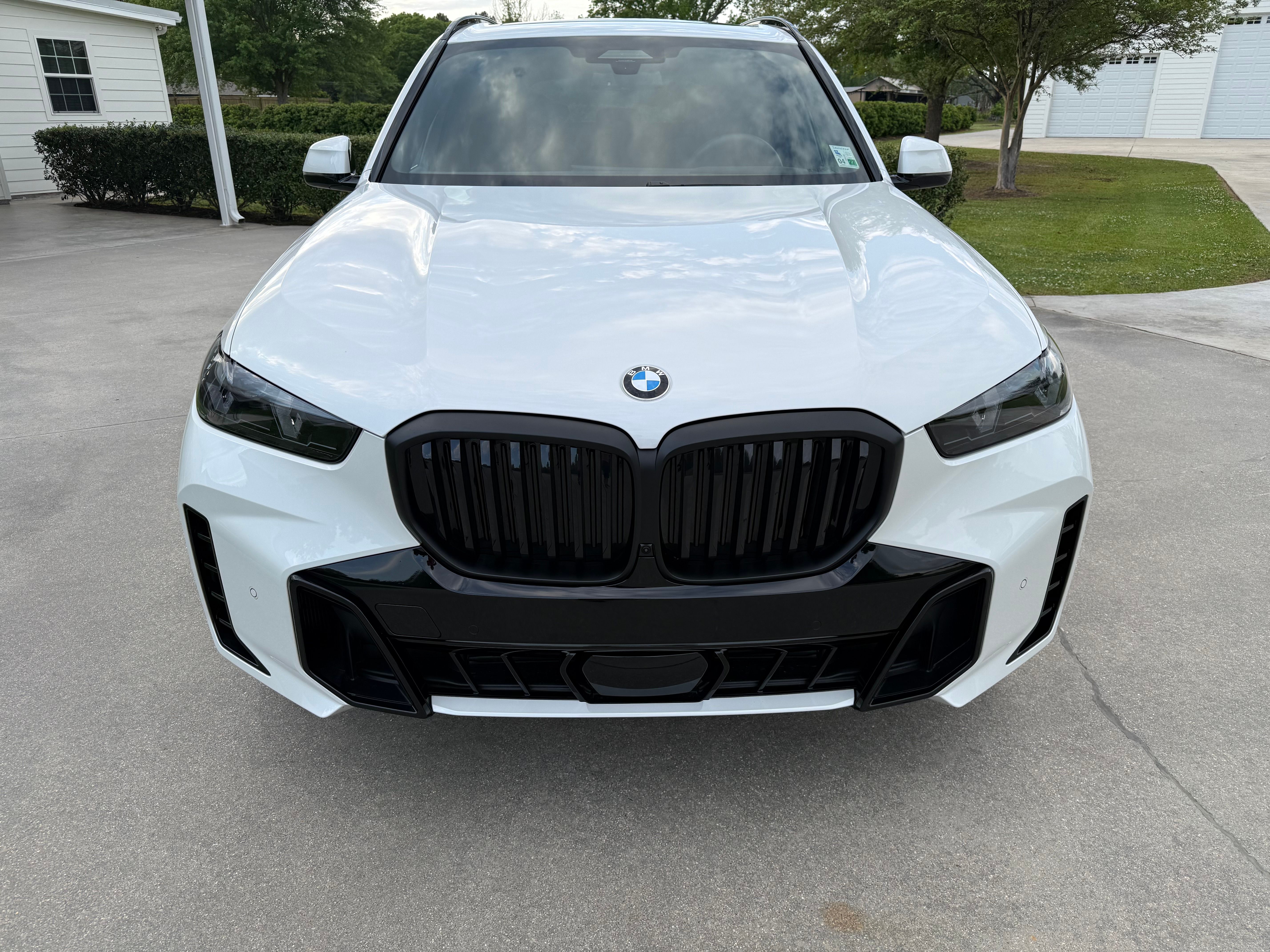 Used 2025 BMW X5 xDrive40i w/ M Sport Package AWD/4WD image 4