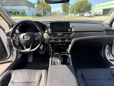 Used 2020 Honda Accord Touring image 16