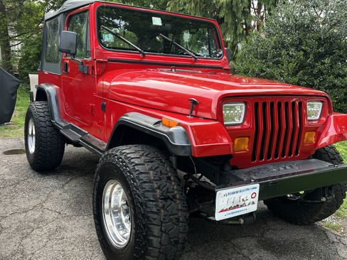 Used 1994 Jeep Wrangler SE image 2