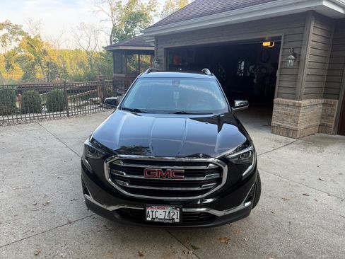 Used 2020 GMC Terrain SLT image 2