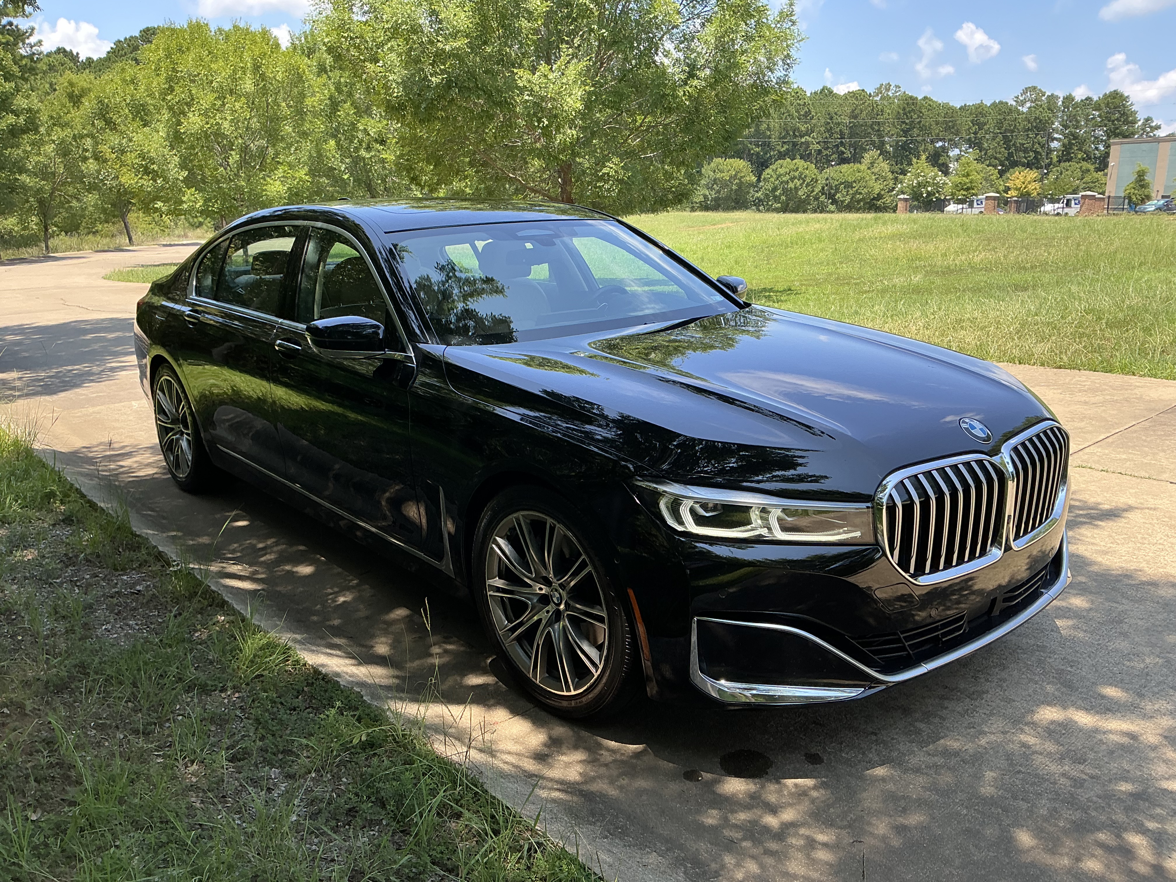 Used 2022 BMW 740i RWD image 4