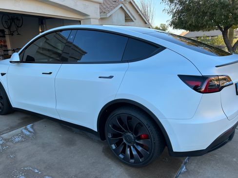 Used 2022 Tesla Model Y Performance AWD/4WD image 6