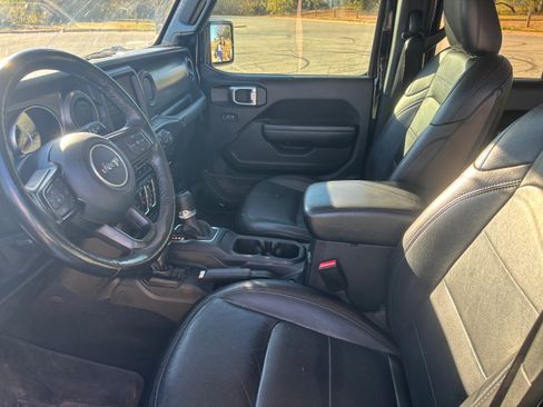 Used 2022 Jeep Gladiator Sport image 13