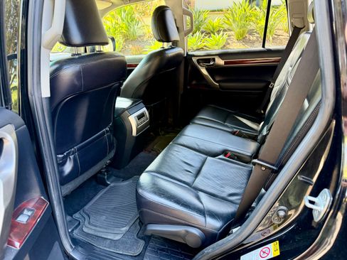 Used 2011 Lexus GX 460 w/ Convenience Pkg AWD/4WD image 9