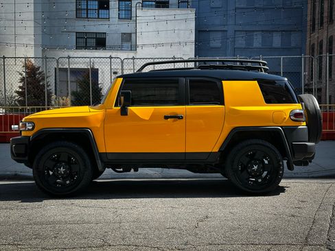 Used 2009 Toyota FJ Cruiser 2WD image 13