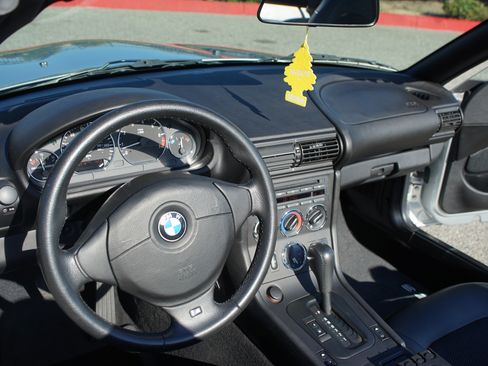 Used 2000 BMW Z3 2.5i image 16