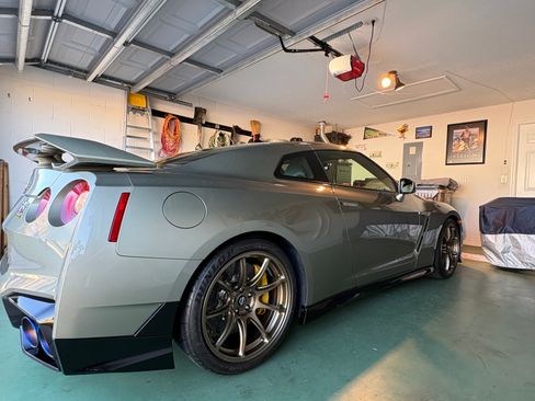Used 2024 Nissan GT-R w/ Floor Mat Package AWD/4WD image 6