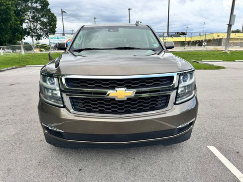 Used 2016 Chevrolet Suburban LT RWD image 2