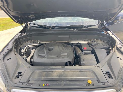 Used 2017 Volvo XC90 T6 Momentum w/ Vision Package image 11