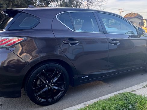 Used 2016 Lexus CT 200h w/ Accessory Package 2 image 8