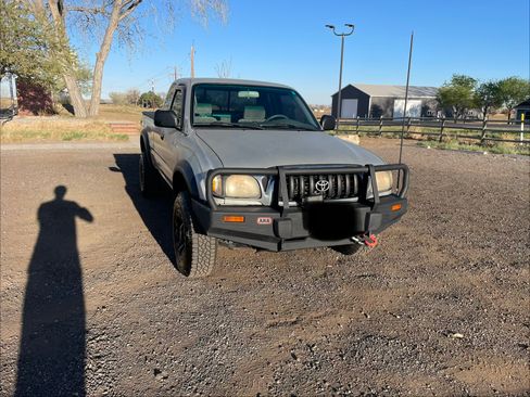 Used 2001 Toyota Tacoma Limited image 6