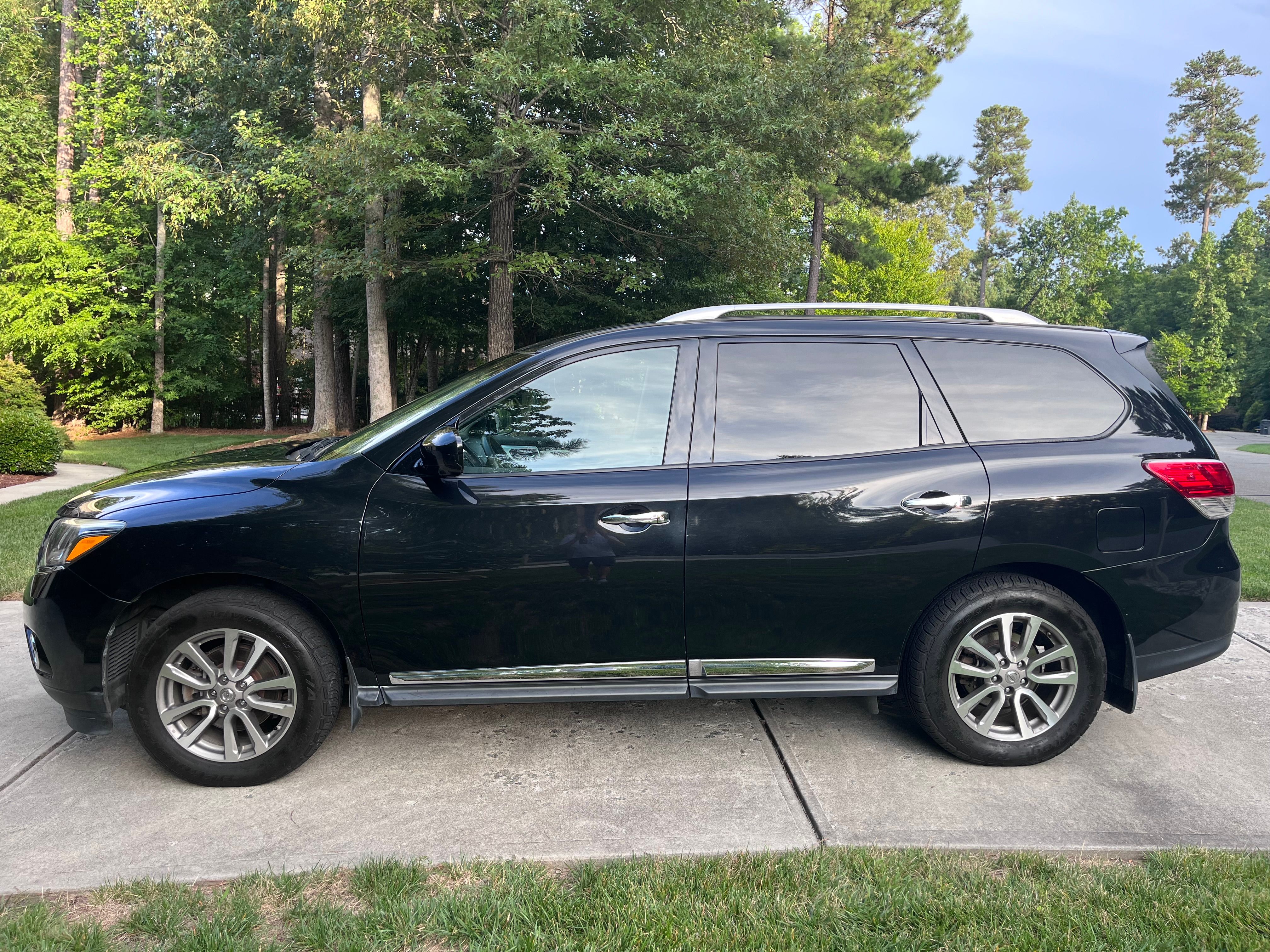 Used 2015 Nissan Pathfinder SL w/ SL Premium Package AWD/4WD image 6