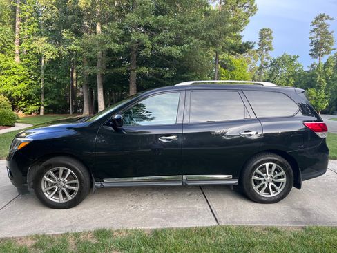 Used 2015 Nissan Pathfinder SL w/ SL Premium Package AWD/4WD image 6