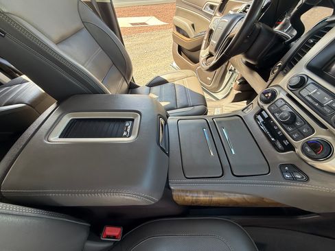 Used 2019 GMC Yukon Denali w/ Denali Ultimate Package image 14