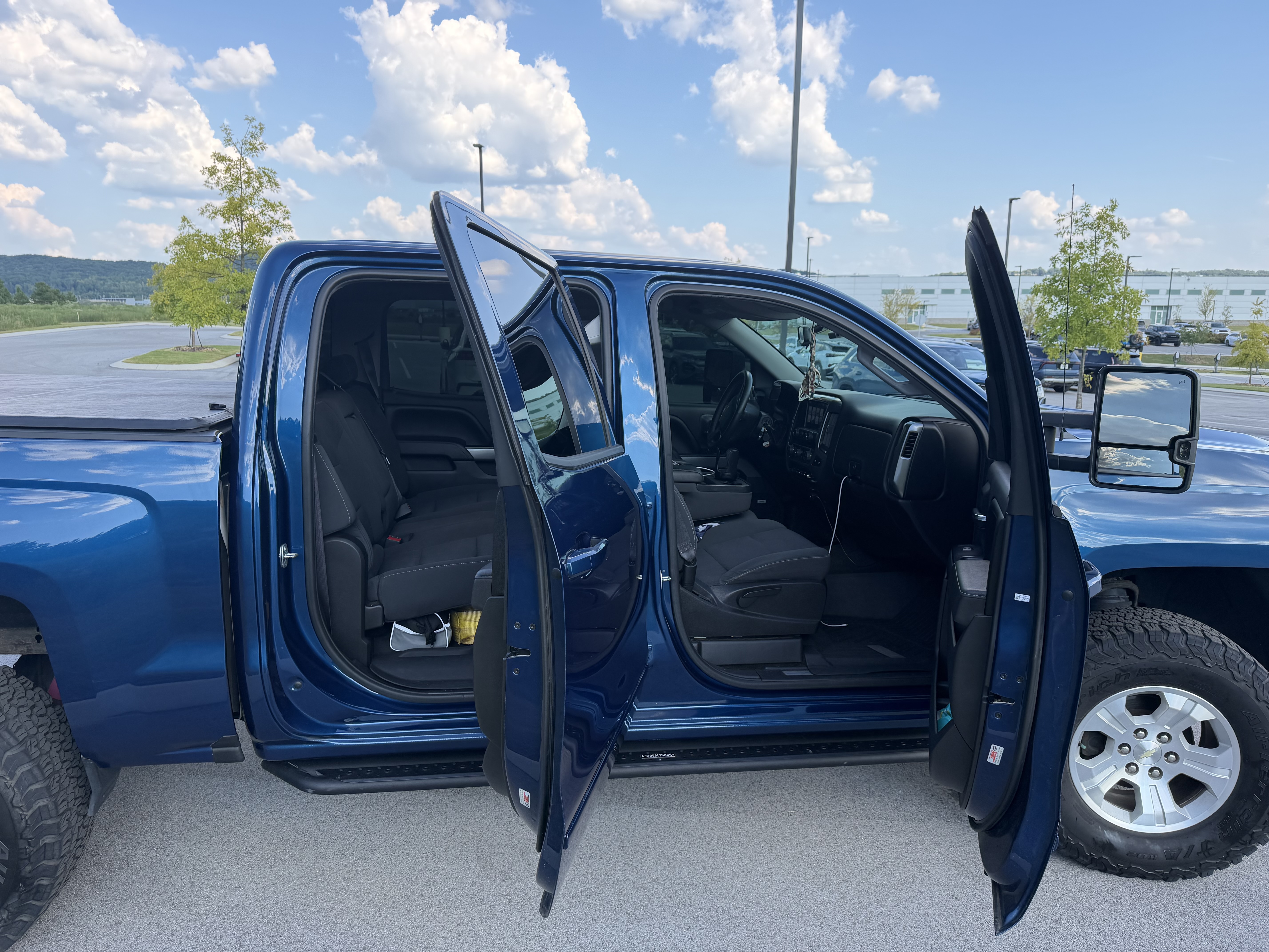 Used 2017 Chevrolet Silverado 1500 LT w/ All Star Edition AWD/4WD image 6