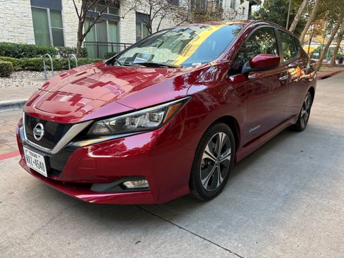 Used 2018 Nissan Leaf SV w/ SV Technology Package image 5
