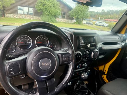 Used 2015 Jeep Wrangler Unlimited Sport w/ Quick Order Package 23S image 11