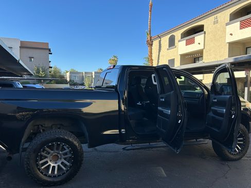 Used 2018 Toyota Tundra SR5 w/ SR5 Upgrade Package AWD/4WD image 6