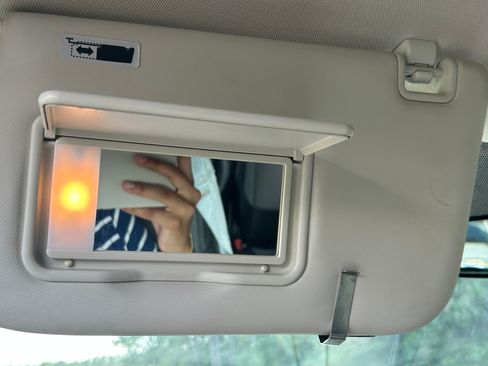 Used 2017 Ford Escape SE w/ SE Sport Appearance Package image 8