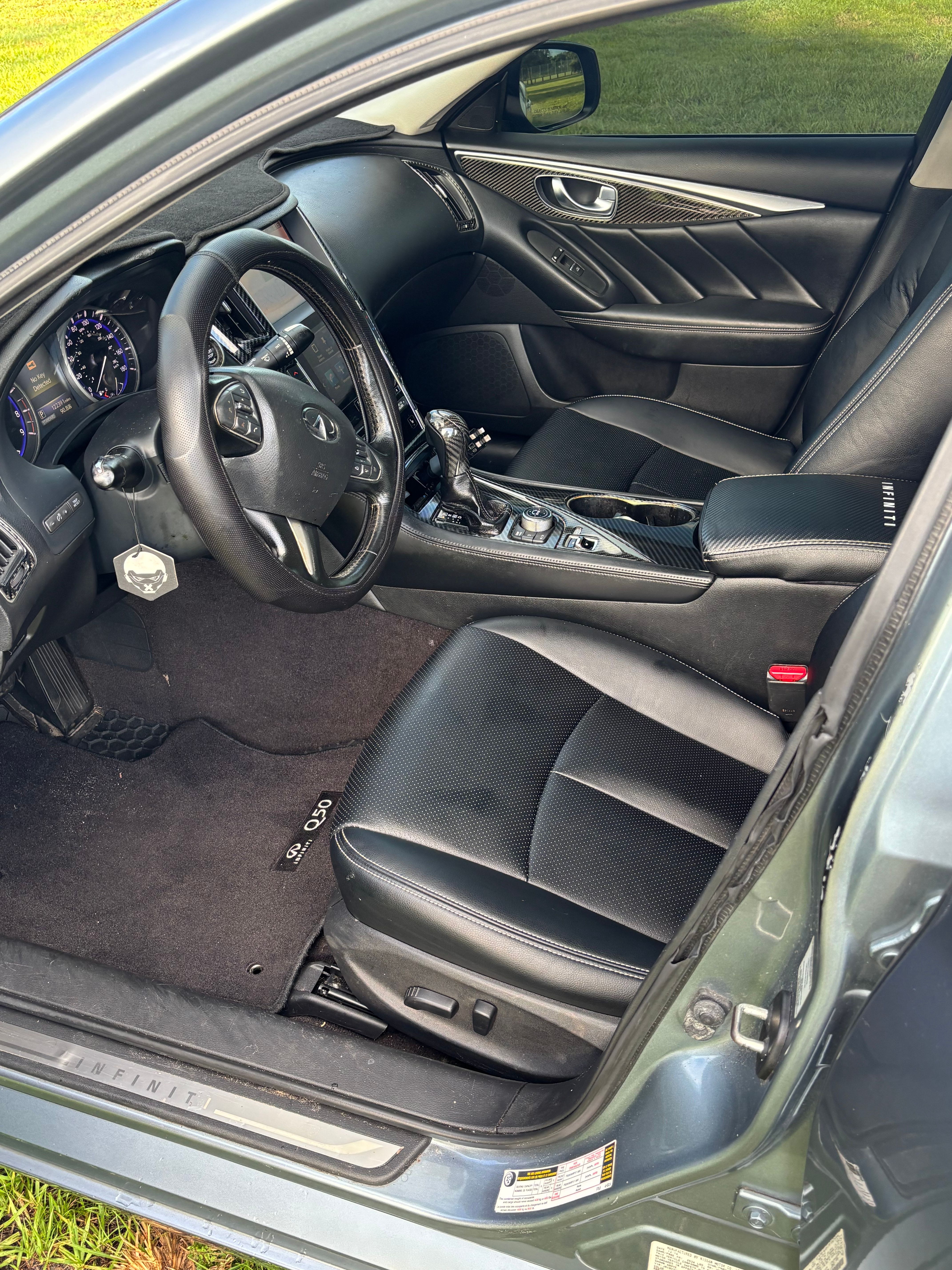 Used 2015 INFINITI Q50 Premium w/ Navigation Package AWD/4WD image 6