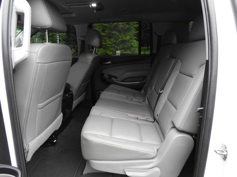 Used 2019 Chevrolet Suburban LT AWD/4WD image 17