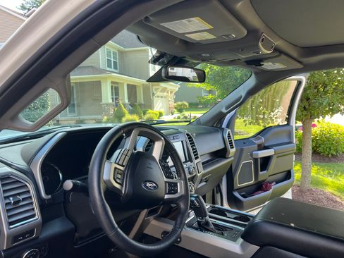 Used 2015 Ford F150 Lariat w/ Equipment Group 502A Luxury image 11