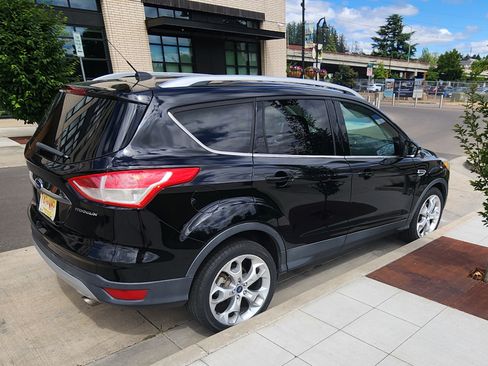 Used 2016 Ford Escape Titanium w/ Equipment Group 301A AWD/4WD image 5