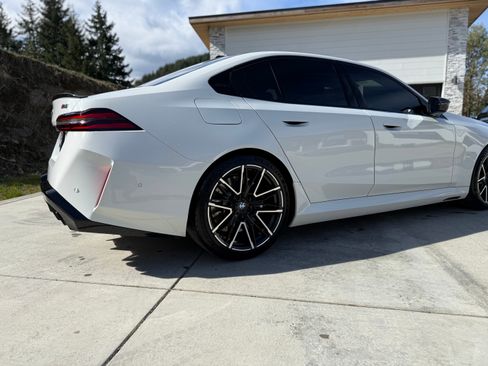 Used 2025 BMW M5 w/ Carbon Package image 12