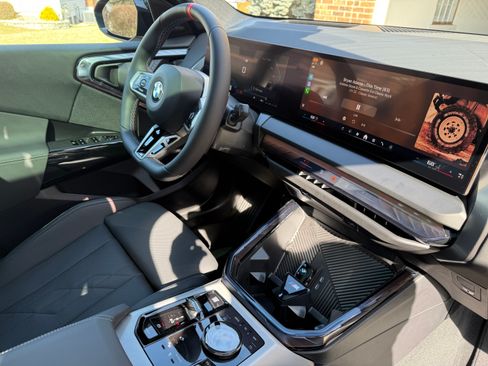 Used 2025 BMW X3 M50 w/ Premium Package image 8